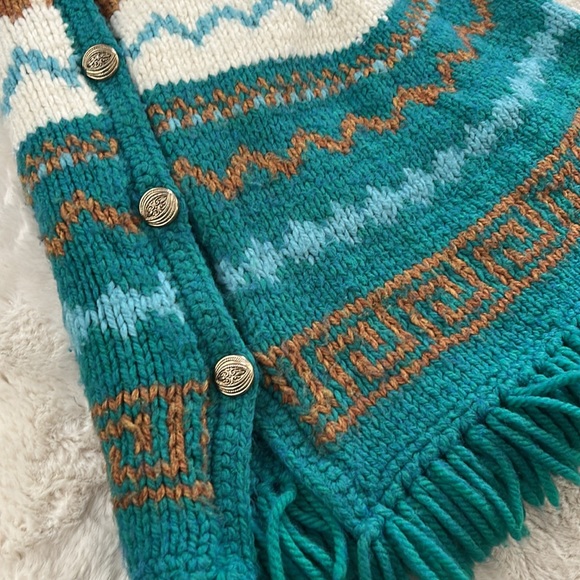 Handmade Knit Poncho - Picture 4 of 4